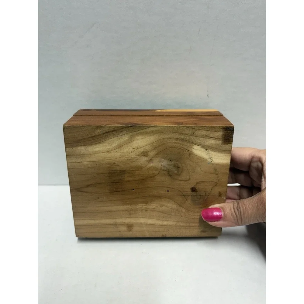 Cat kitty kitten keepsake jewerly trinket box cedar wood vintage‎